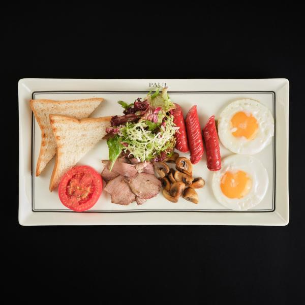 Breakfast (served from 9:00 to 14:00)