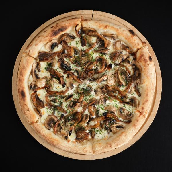 Pizza  (served from 11:00)